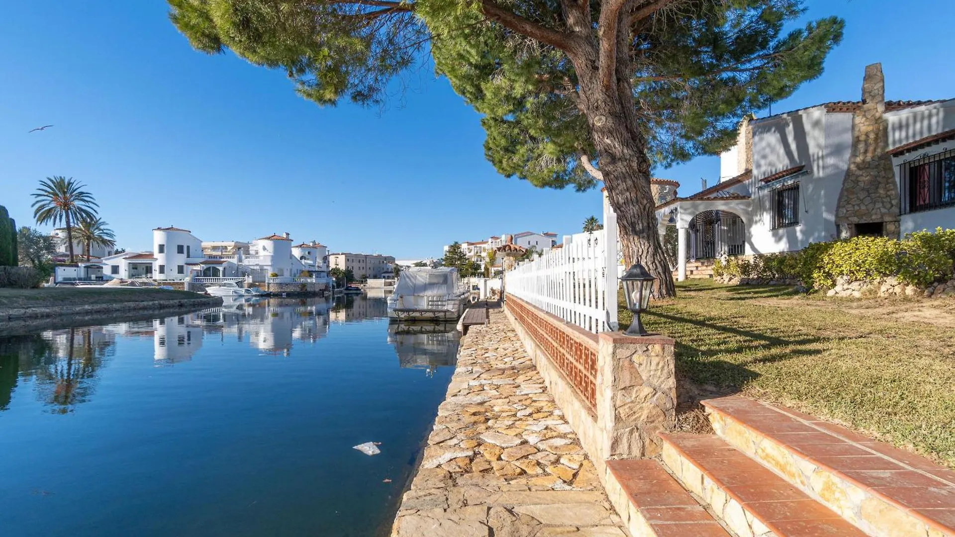 Casa Con Piscina, Gran Amarre Y 4 Dormitorios En Castello D'Empuries - Hisp-288-53 Empuriabrava