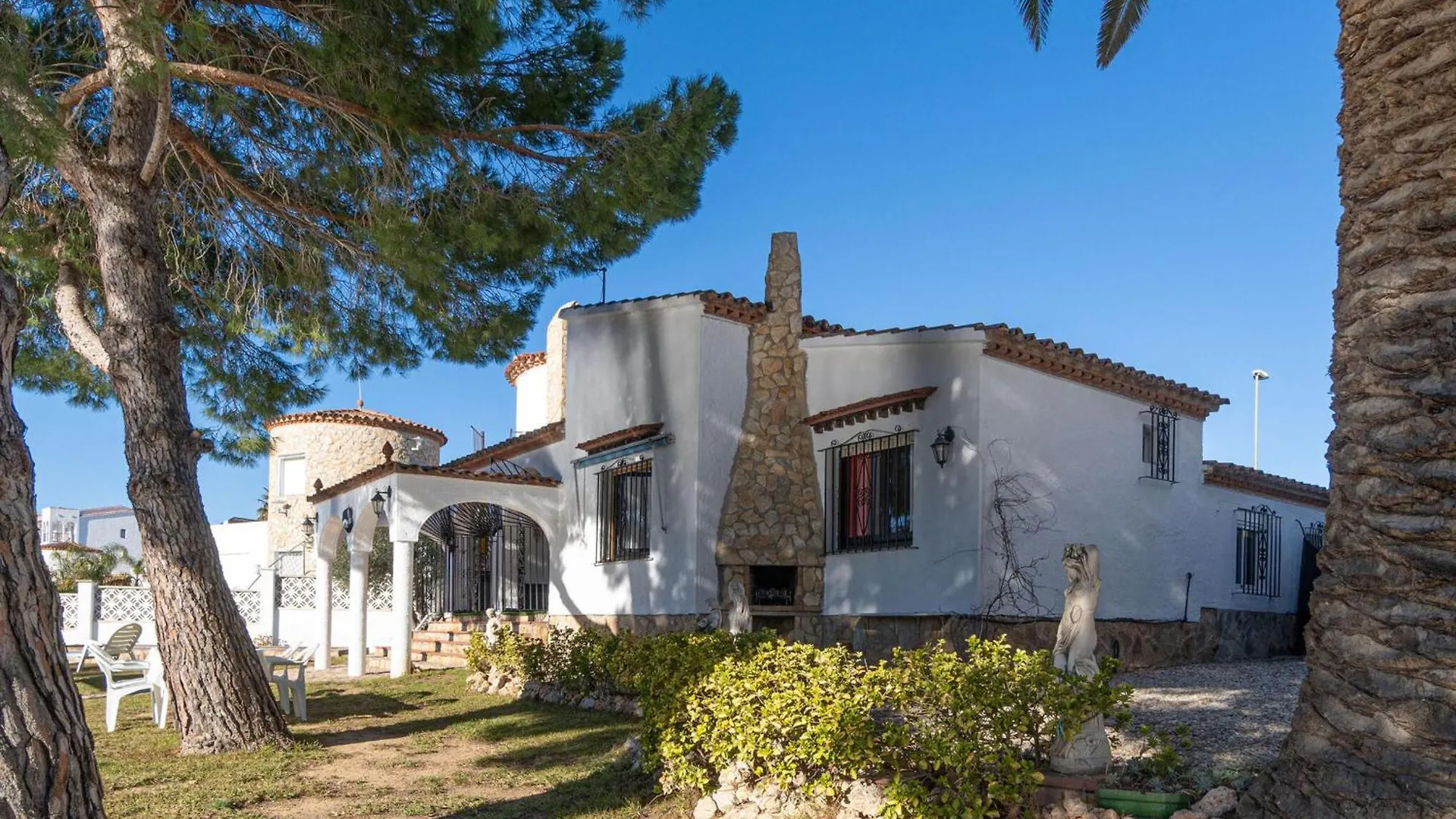 Casa Con Piscina, Gran Amarre Y 4 Dormitorios En Castello D'Empuries - Hisp-288-53 Empuriabrava 0*,  Španělsko